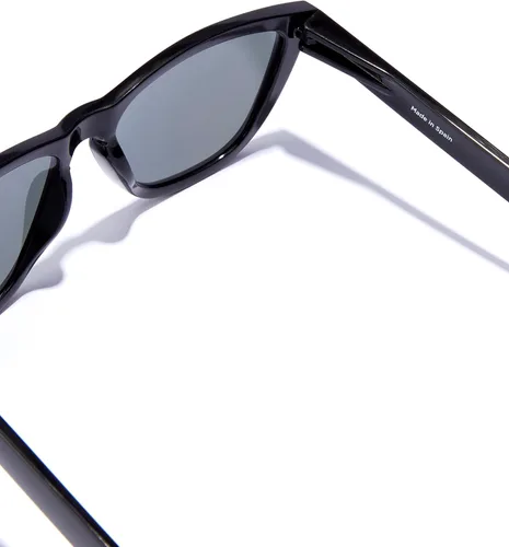 Vista 116 de Hawkers One Sunglasses for Men and Women - 100% UV400 Protection - Lightweight and Square Sunglasses