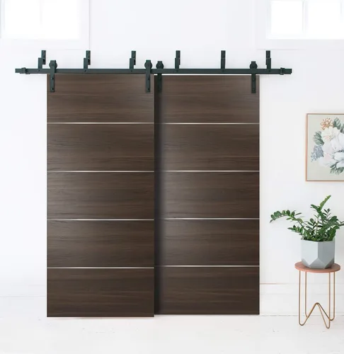 Vista 3 de Panel de madera marrón de 18 x 80 pulgadas Planum 0020 ceniza de chocolate Uso como puerta corredera de armario Resistente núcleo sólido rayas