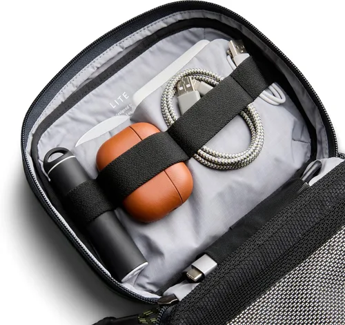 Vista 3 de Bellroy Lite Tech Kit, organizador de viaje electrónico - Spruce Abeto