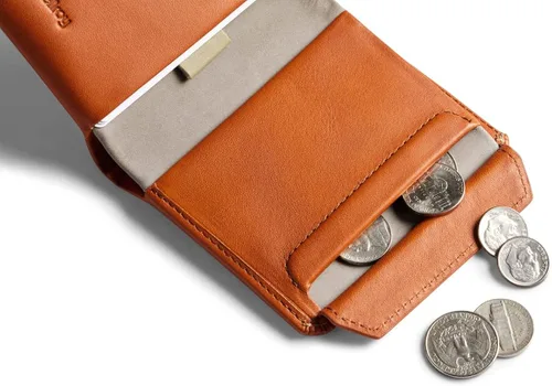 Vista 3 de Bellroy Billetera delgada para monedas, diseño de cuero plegable, capacidad para 4-8 tarjetas, cierre magnético
