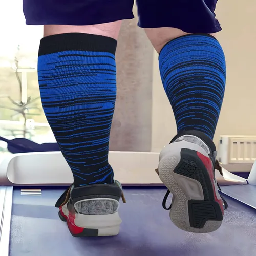 Vista 2 de 3 calcetines de compresión de talla grande, pantorrilla extra ancha para mujeres y hombres, talla grande, hasta la rodilla, 20-30 mmhg, circulación