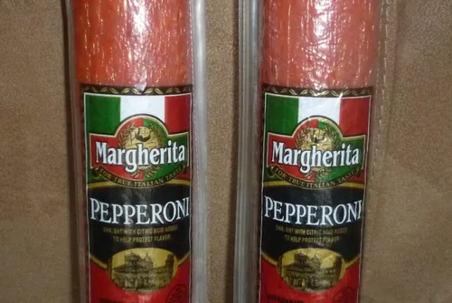 Vista 2 de Margherita Marca MUY MEJOR Pepperoni HUGE 17" palitos 2 1/2 libras, (2 palos)
