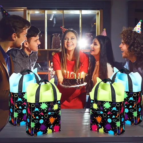 Vista 4 de Sanwuta 24 Bolsas de Favor de Neón Brillantes con Papel de Seda que Brillan en la Oscuridad Suministros de Fiesta Sin Tejer Bolsas de Regalo