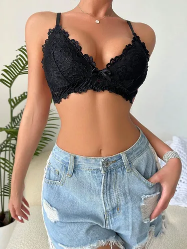 Vista 2 de Floerns Bralette de malla de encaje inalámbrico sin relleno con apliques de mariposa para mujer