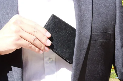 Vista 5 de Cartera de bolsillo con protección RFID para hombre, con caja de regalo
