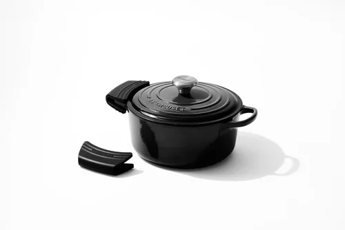 Vista 5 de Le Creuset Juego de 2 agarres de silicona, 5" x 2 1/2" cada uno, negro
