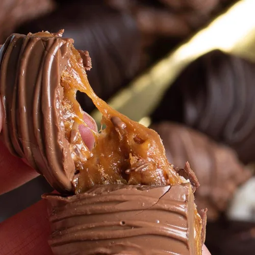 Vista 4 de Cesta de regalo de chocolate, arreglo de bandeja de regalos de dulces, caja de aperitivos gourmet, idea de regalo para Acción de Gracias, Navidad