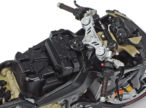 Vista 14 de Tamiya 14140 Ducati Superleggera V4 1:12 Kit de modelo detallado fiel al original de plástico Kit de construcción DIY montaje sin pintar multicolor