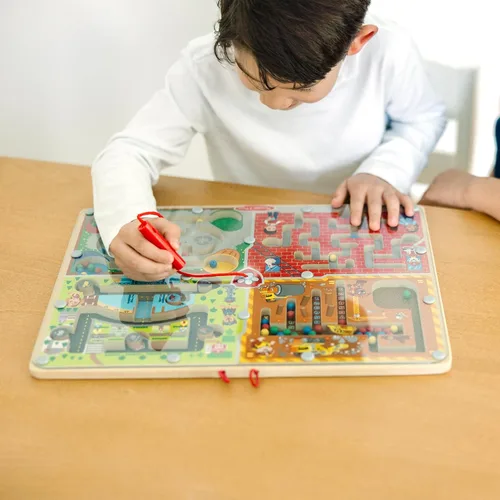 Vista 9 de Melissa & Doug PAW Patrol - Tablero de laberinto magnético de madera 4 en 1 con varita, certificado FSC