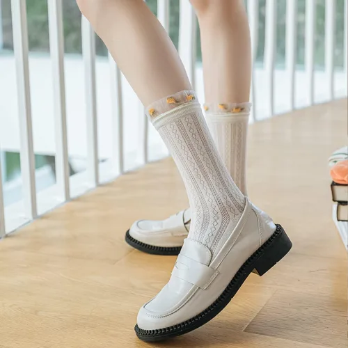 Vista 4 de Yomutiur Calcetines transparentes para mujer, de verano, de malla fina, elástica, jacquard de cristal