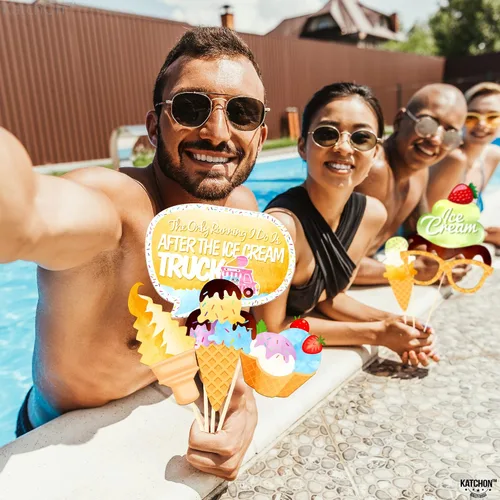 Vista 5 de KatchOn, Accesorios para cabina de fotos de helados – Paquete de 31 Accesorios de fotos de helados para decoraciones de fiesta de helado
