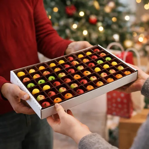 Vista 5 de Bergen Marzipan Bandeja de caja de frutas surtida de 54 piezas, peso neto de 25 onzas