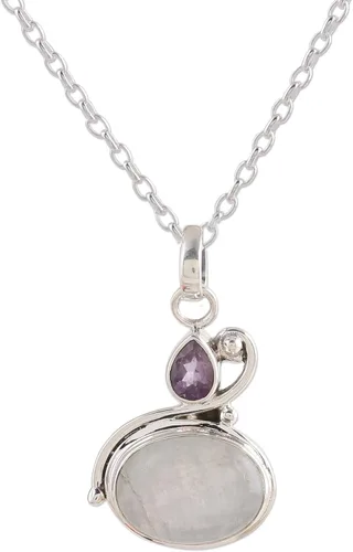 Vista 2 de NOVICA Collar con colgante artesanal de piedra lunar y amatista de la India de plata esterlina con piedra natal púrpura transparente 18 pulgadas