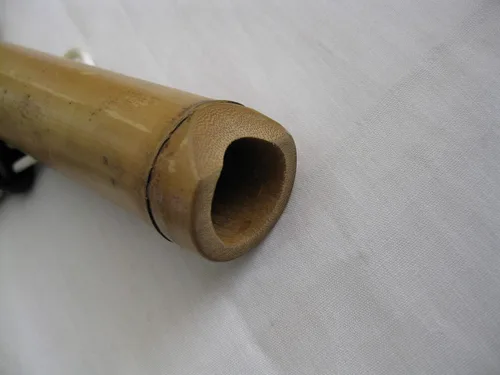 Vista 6 de 1.8 Zen Shakuhachi. Instrumento pentatónico. w. Boquilla de bambú natural y extremo de raíz.