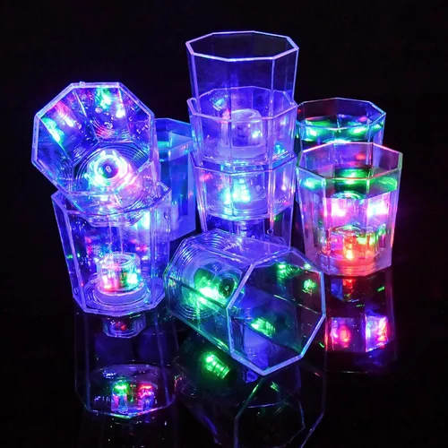 Vista 8 de Juego de 24 vasos de chupito iluminados, regalos de fiesta, vasos de chupito para adultos, para fiesta, luz LED, vasos que brillan en la oscuridad