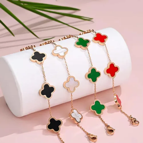 Vista 6 de Juego de pulseras de trébol de la suerte para mujer, chapadas en oro de 18 quilates, joyería simple y bonita para mujeres y niñas, regalo (rojo)