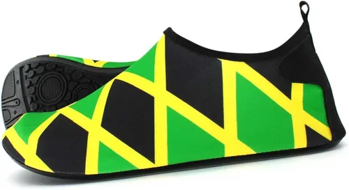 Vista 4 de VOARYISA Zapatos de agua para mujeres y hombres secado rápido para natación playa surf yoga ejercicio bandera de Jamaica reggae rasta del Caribe