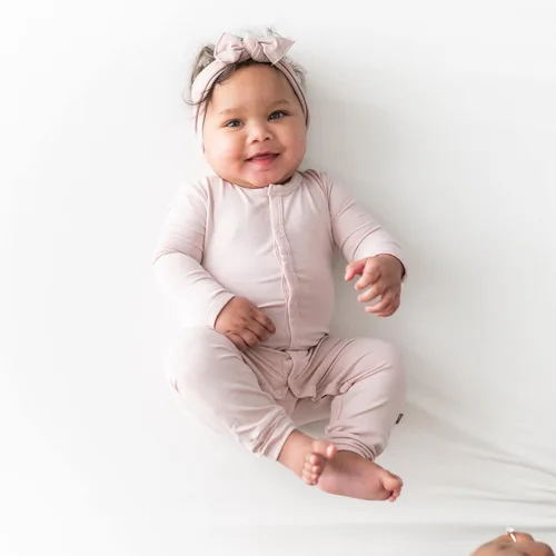 Vista 50 de KYTE BABY Mameluco suave unisex con cierre a presión, 97% rayón hecho de bambú, 3% elastano