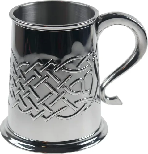 Vista 3 de Wentworth Pewter Jarra de peltre con nudo celta islámico en relieve, taza de cerveza