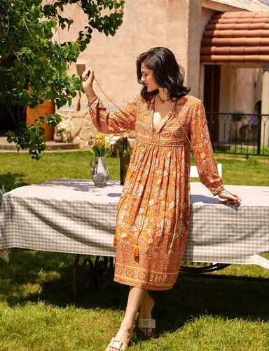 Vista 2 de R.Vivimos - Vestidos por debajo de la rodilla de estilo bohemio para mujer, vestido de manga larga, con estampado floral retro y cuello en V