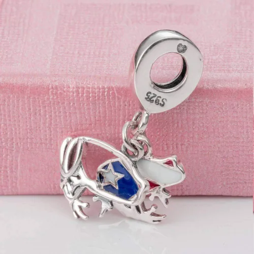 Vista 4 de Hang Charm - Zapatilla de tacón alto de plata de ley 925, bandera de Puerto Rico, cuerno italiano rojo, cuentas colgantes de cinta de supervivientes