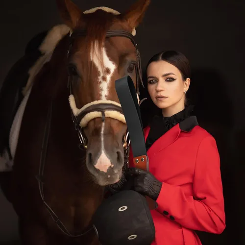 Vista 5 de Fusta de Cuero con Mango de Madera Antideslizante, Fusta de Equitación para Caballos, Fusta Ecuestre de 19