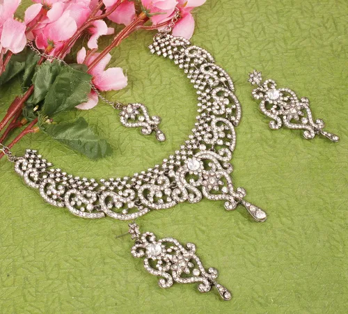 Vista 117 de Conjunto precioso de collar con look real Indian Bollywood, maravillosamente decorado, conjunto de collar adornado para mujer.