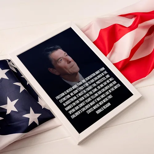 Vista 4 de REGALOS DE LUJO AMERICANO Arte de pared con cita patriótica – “La libertad está a una generación de distancia” – Cartel de retrato presidencial