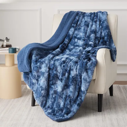 Vista 12 de Bedsure GentleSoft Manta Mullida de Sherpa - Manta de Forro Polar Cálida y Acogedora para Regalo de Mujer, Manta de Navidad de Felpa y Piel