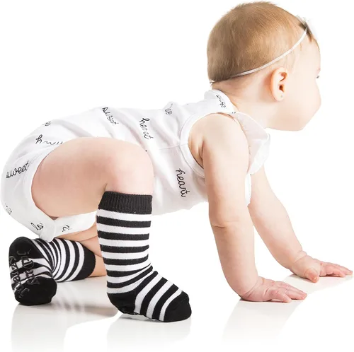 Vista 4 de JuDanzy Calcetines altos hasta la rodilla con puños para bebés niños pequeños y niños 2 pares 4-6 años RojoBlanco y NegroBlanco