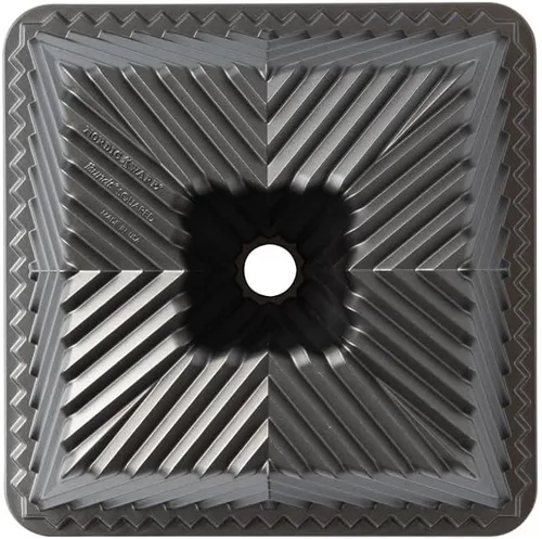 Vista 6 de Nordic Ware Bundt Sartén cuadrada, capacidad de 10 tazas, grafito