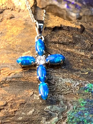 Vista 9 de Heart's Art - Colgante de ópalo de fuego en forma de cruz clásica, cadena ajustable de plata de ley de 45 a 19.7 in, collar de cruz de ópalo