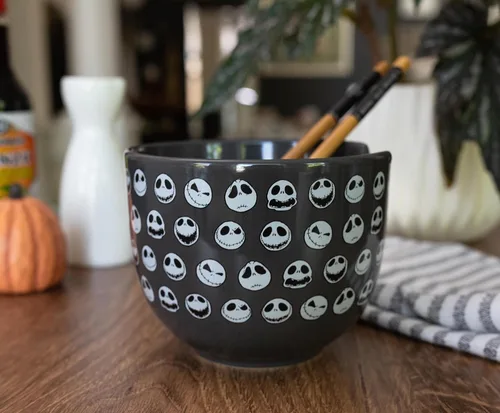 Vista 3 de The Nightmare Before Christmas Disney Jack Skellington Faces - Juego de vajilla de cerámica japonesa Incluye cuenco de fideos ramen de 20 onzas
