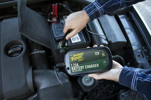 Vista 2 de Battery Tender Plus 12V - 1.25 AMP Cargador y Mantenedor de Batería - 022-0185G-DL-WH