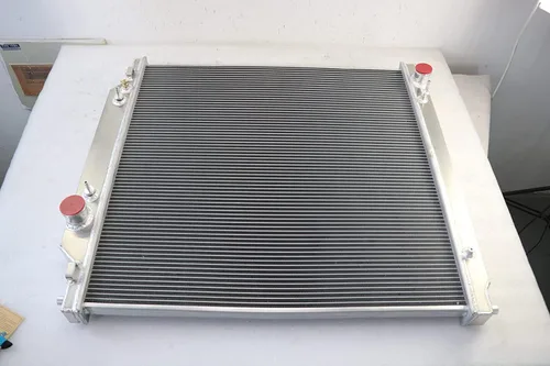Vista 4 de CU2741 Radiador de aluminio de 4 filas para Ford F-250 F-350 F-450 F-550 Super Duty Excursion Powerstroke 6.0L V8 Turbo Diesel MT/AT Radiadores