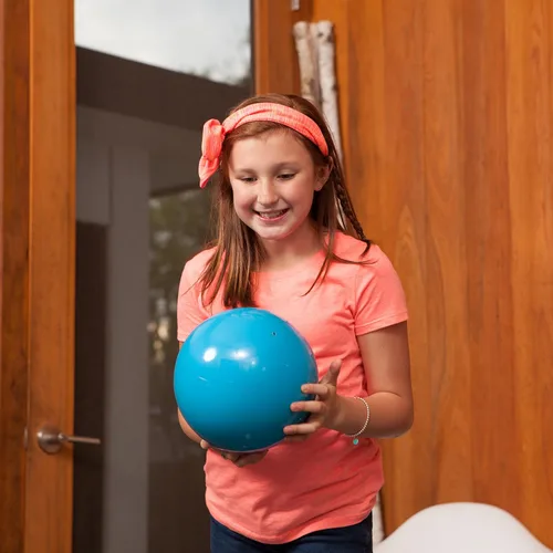 Vista 4 de Champion Sports Plastic Bowling Ball – Youth Bowling Game for All Skill Levels, Indoor/Outdoor Play, Fits Foam or Plastic Pin Sets, 3–5 lb. Ball
