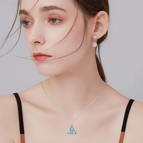 Vista 5 de CHENGHONG Collar de luna celta para mujer, plata de ley 925, con nudo celta y piedra lunar, collar irlandés creciente, joyería celta, regalo