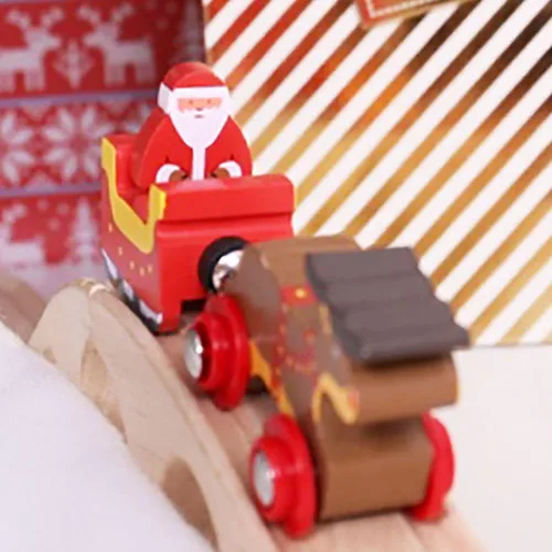 Vista 4 de Bigjigs Rail Trineo de Papá Noel con reno: otras marcas principales de rieles de madera son compatibles