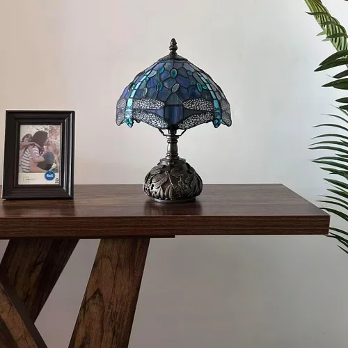 Vista 6 de Tiffany Lámpara de mesa con diseño de libélula azul, bombilla LED con vitral, incluye base de libélula para sala de estar, dormitorio, mesita