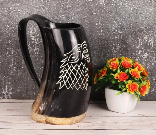 Vista 2 de Taza de cuerno vikingo con diseño de león original, jarra de cerveza vikinga con fondo de madera súper dura, ideal para amantes de la cerveza, vino