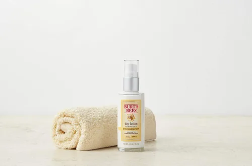 Vista 8 de Loción nutritiva Burt's Bees, crema de noche, 1.8 onzas, crema para el día, 2 onza