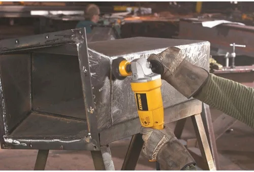 Vista 3 de DEWALT Amoladora angular, mediana, 5 pulgadas, 5 amperios (DW831), amarillo