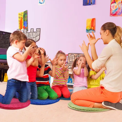 Vista 2 de Drydiet 20 tapetes para niños de 18 pulgadas, redondos, coloridos círculos, suaves y cálidos, cojines de arco iris para escuela, familia, guardería