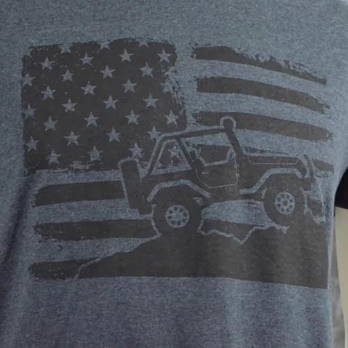 Vista 4 de Americana Off-Road en un oscuro Heather T Shirt