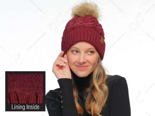 Vista 2 de C.C Gorro grueso, de punto trenzado, con pompón, de pelo sintético mullido, forro de vellón y dobladillo