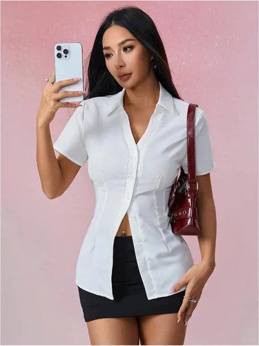 Vista 4 de SweatyRocks Camisa de vestir plisada de manga corta con botones y cuello ajustado para mujer