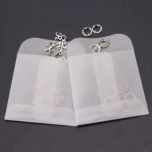 Vista 4 de ONLYKXY 60 unidades de 2.4 x 2.4 in/2.36 x 2.36 pulgadas blanco translúcido mantequilla bolsa sobre bolsa pequeña para joyería anillo etiqueta foto