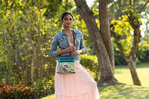 Vista 4 de Anna by Anuschka Medium Crossbody