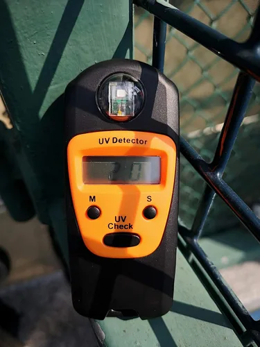 Vista 2 de [Usado] Detector UV para medir el nivel de luz solar UV - Detector UV portátil de mano de luz solar (modelo 3B)