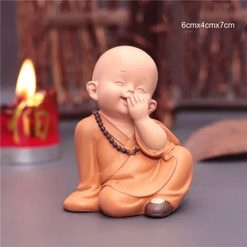 Vista 4 de Estatua de Buda pequeña de 3 piezas para decoración del hogar, accesorios de coche, estatua de Buda para bebé, estatua de monjes, B